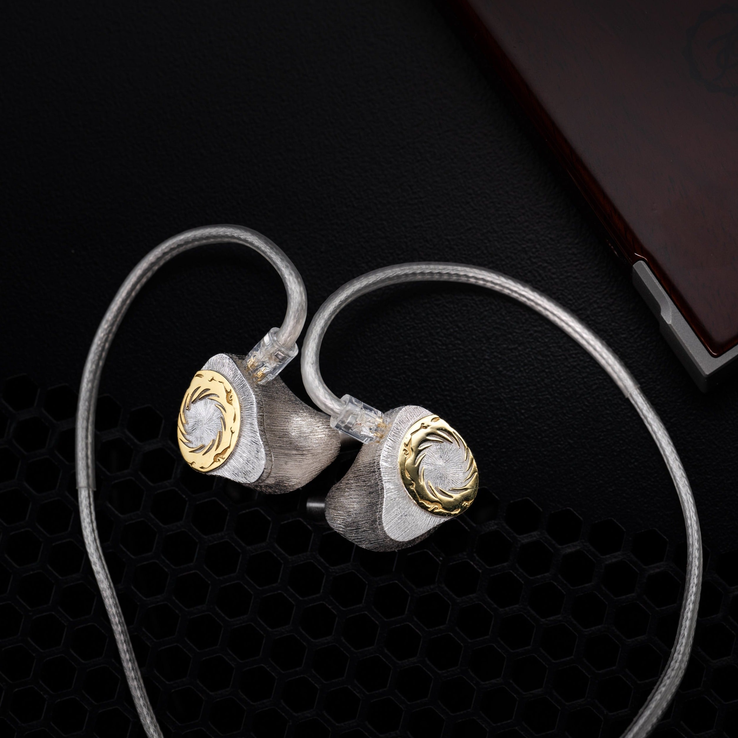 Moondrop Solis 2 | 2DD+2BA+4EST In-ear Earphones – Linsoul Audio